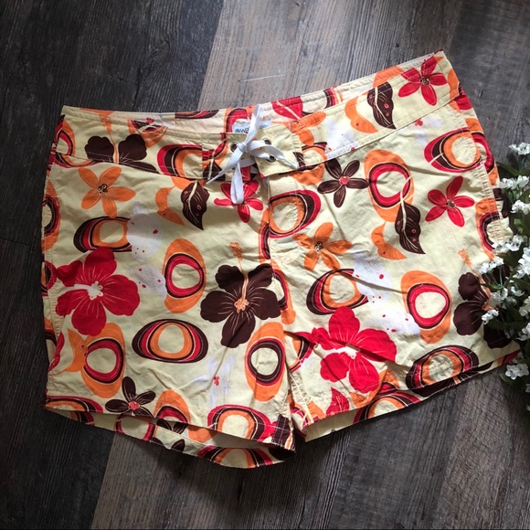 Patagonia Pants - Patagonia | Watergirl Floral Board Shorts